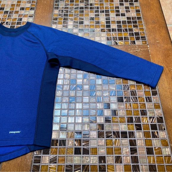 Patagonia Performance Capilene Top - Picture 2 of 7